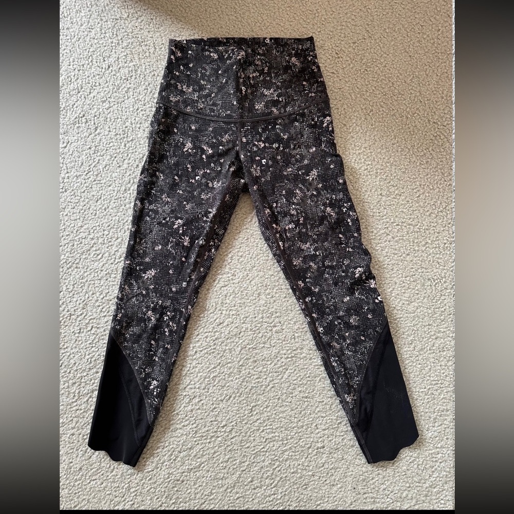 Lululemon Wunder Under Scallop Hem Leggings- size 4